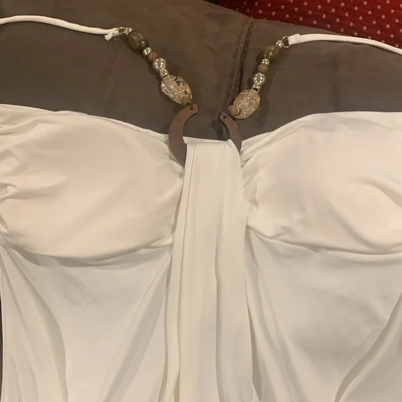 Beautiful Off White Top! Wear Strapless or with detachable accent strap. - Picture 3 of 5